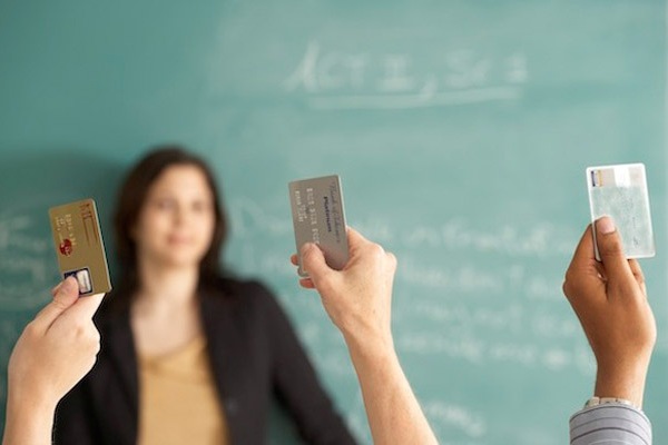 Как студенты могут получить кредитную карту?