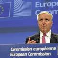 Еврокомиссар призвал Францию прекратить повышение налогов