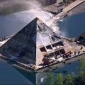 В США сгорел знаменитый позолоченный отель-музей «Золотая пирамида»