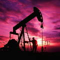 Добыча нефти и газа в России резко обвалилась